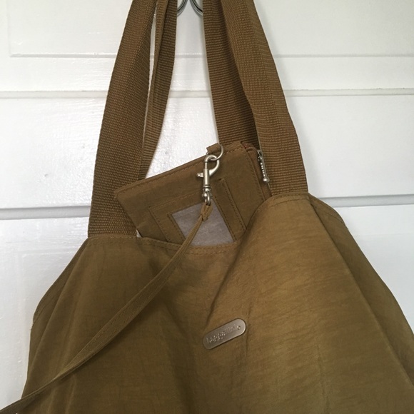 Baggalini shoulder bag - Picture 4 of 4